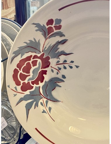 Diep bord / soepbord - Nimy - decor in spuitdecor van rode met grijs/blauwe gestileerde bloemen