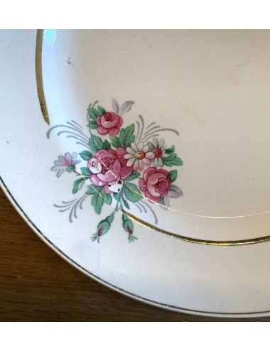 Ontbijt- / Dessertbord - St. Amand Terre de Fer - décor van roze roosjes/bloemetjes
