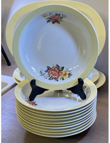 Deep plate / Soup plate / Pasta plate - Petrus Regout - décor HONDSROOSJE (?) in pastel yellow