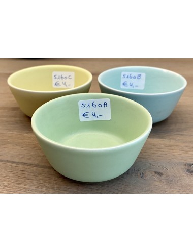 Small bowl / Peanut bowl - Goedewagen Gouda Holland - décor in pastel green color