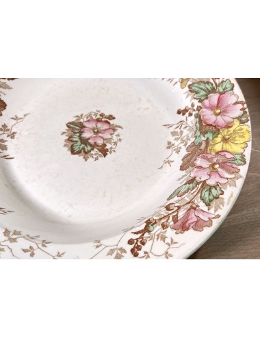 Deep plate / Soup plate / Pasta plate - unmarked but with kind of blind mark - décor of flowers in various colors