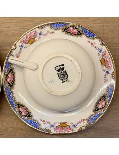 Cup and saucer - Sarreguemines - Digoin - décor 427(?) with floral border