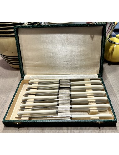 Knife set - 12-piece - in green box - handles in cream-colored plastic - Art Deco style
