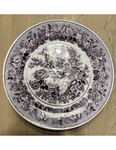 Plate / Dinner plate / Decorative plate - Boch Frères (oval blind mark) - décor of plants, flowers, a rose arch/butterfly