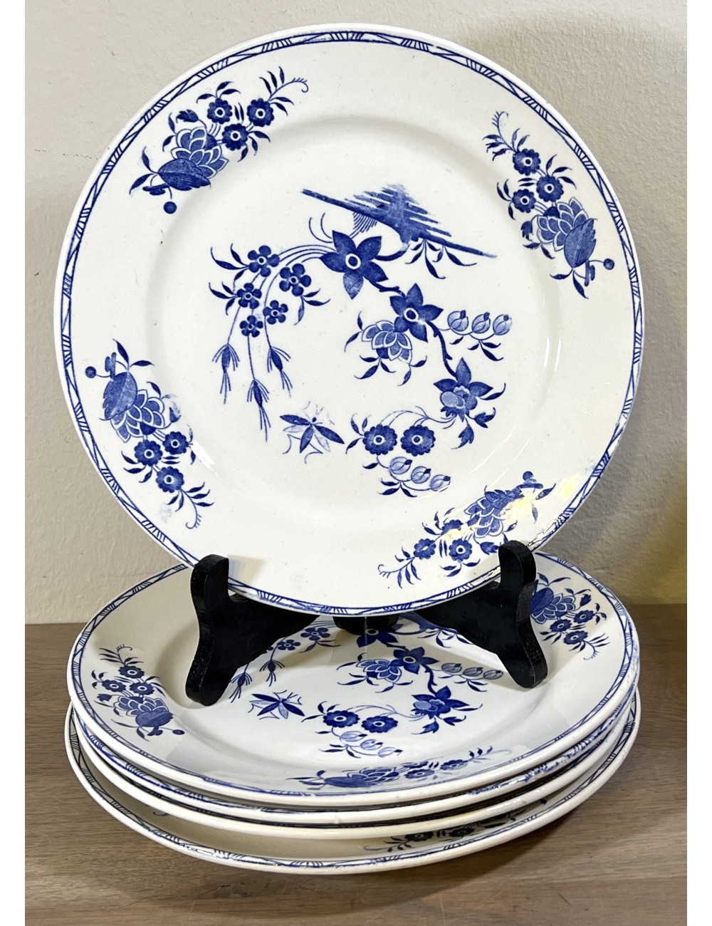 Ontbijtbord / Desserbord - Boch - décor GRAND BOUQUET blauw - speciaal model met verdikking onderrand