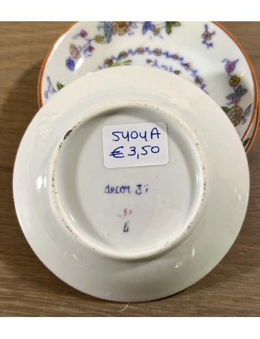 Schoteltje - klein formaat (kinderserviesje?) - Mosa/Louis Regout - décor 373 van roze bloemen met paars, oranje en blauw