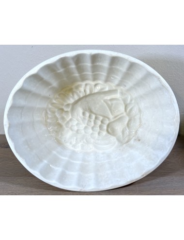 Pudding mold - larger model - Societe Ceramique Maestricht - version in white/cream