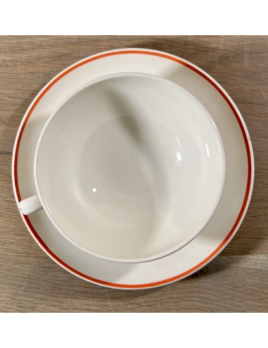 Tea cup and saucer - Villeroy & Boch Dresden - Art Deco 1930s - executed in cream with an orange line