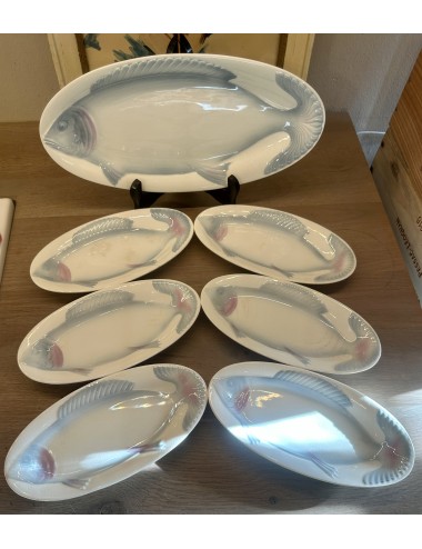 Fish plates set consisting of a larger oval plate and 6 smaller plates - Max Roesler, Rodach
