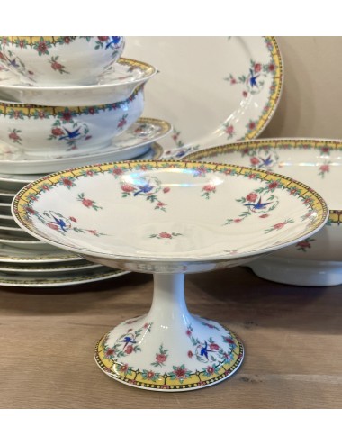 Presentation bowl / Tazza - on high base - Limoges B & Cie (Balleroy) - décor in yellow - made for/sold by A. Tytgad