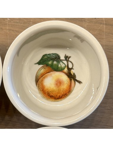 Oven dishes / Ramequins / Soufflé dishes - Villeroy & Boch - décor with a peach (?) on the bottom