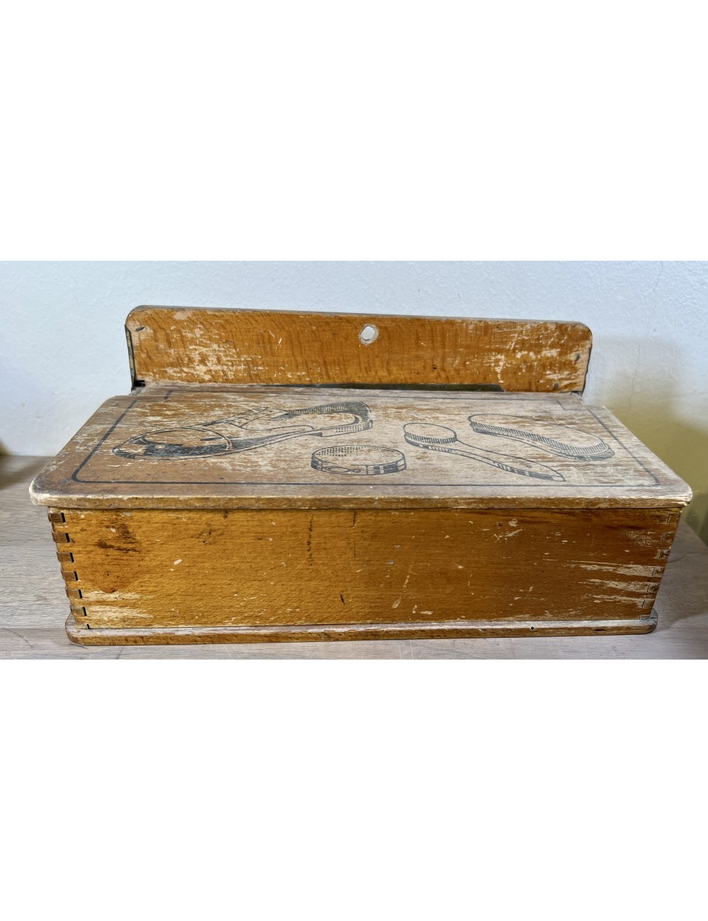 Schoenpoets kist/doos in hout met opdruk op het deksel