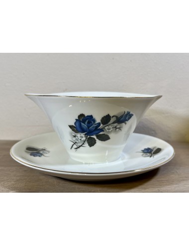 Gravy boat / Sauce boat - round model - porcelain - Wunsiedel Bavaria - décor in white with blue with white flowers