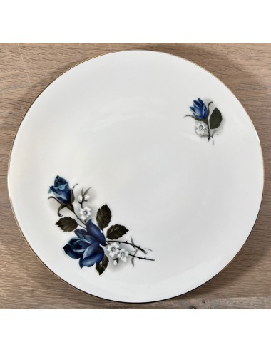 Breakfast plate / Dessert plate - porcelain - Wunsiedel Bavaria - décor in white with blue with white flowers