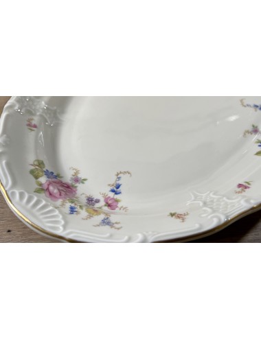 Plate - larger oval model - Mosa - décor in blue/pink flowers