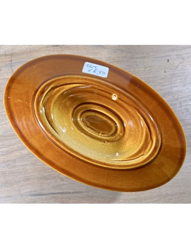 Gravy boat / Sauce bowl - unmarked (probably Villeroy & Boch) - executed in brown ceramic