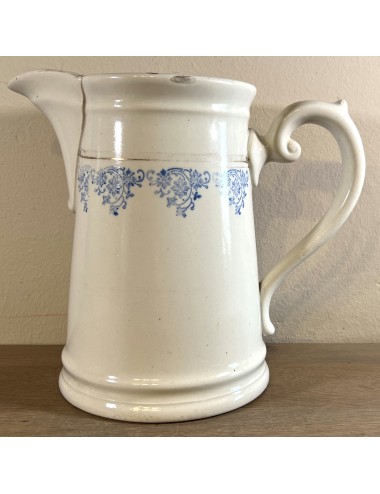 Milk jug / Water jug - Societe Ceramique Maestricht - décor in white with blue flowers and gold paint