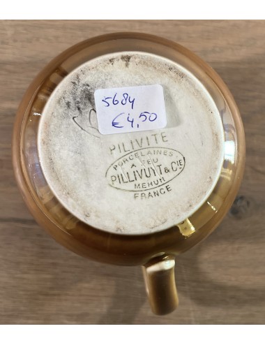 Melkkannetje - Pillivuyt France - Porcelaine a feu Pilivite - uitgevoerd in bruin parelmoer