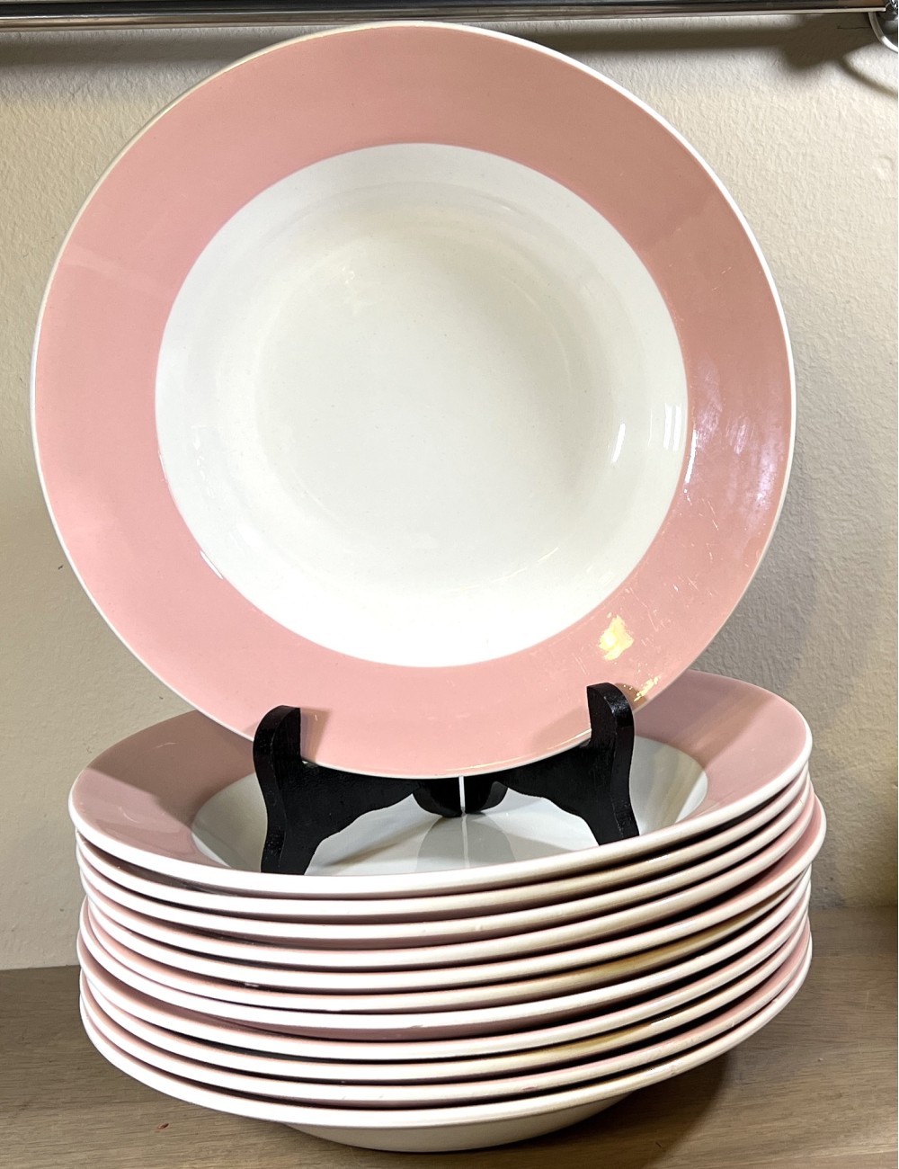 Deep plate / Soup plate / Pasta plate - St. Amand - version with pastel pink, quite wide, rim
