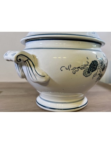 Soup tureen / Tureen - unmarked - décor with stylized ivy with stripes in petrol color