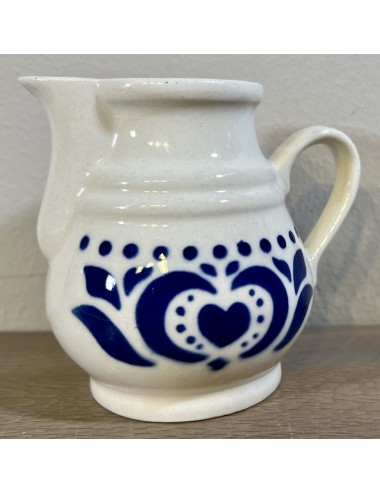 Milk jug - Torgau (Germany) - décor in blue with a heart in the center section