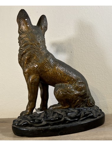 Statue of a dog - plaster - executed in brown/bronze color