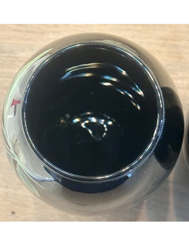 Vaas - Booms glas - uitgevoerd in zwart met handgeschilderde rode bloem (klaproos)