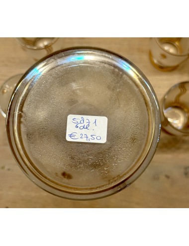 Likeurset - karaf met 5 glaasjes - waarschijnlijk Booms glas - uitgevoerd in mat glas met goudkleurige beschildering