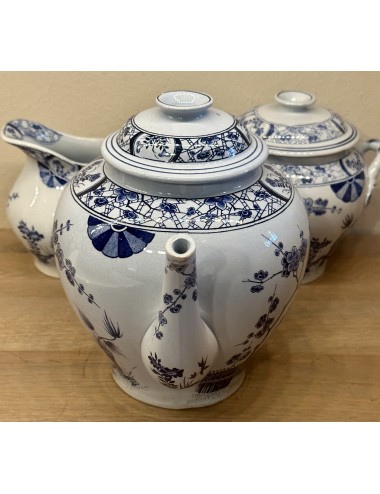 Teapot / Coffee pot - Creil & Montereau - décor JAPON (Claude Monet Giverny service) with light blue background