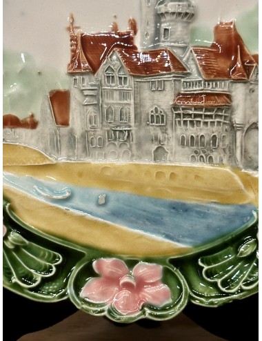 Plate / Decorative plate - majolica - W. Schiller & Sohn (Bohemia, Bodenbach) - executed with a white-gray castle in relief