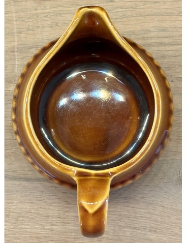 Melkkan - Boch - vorm TRIANON uitgevoerd in bruine kleur