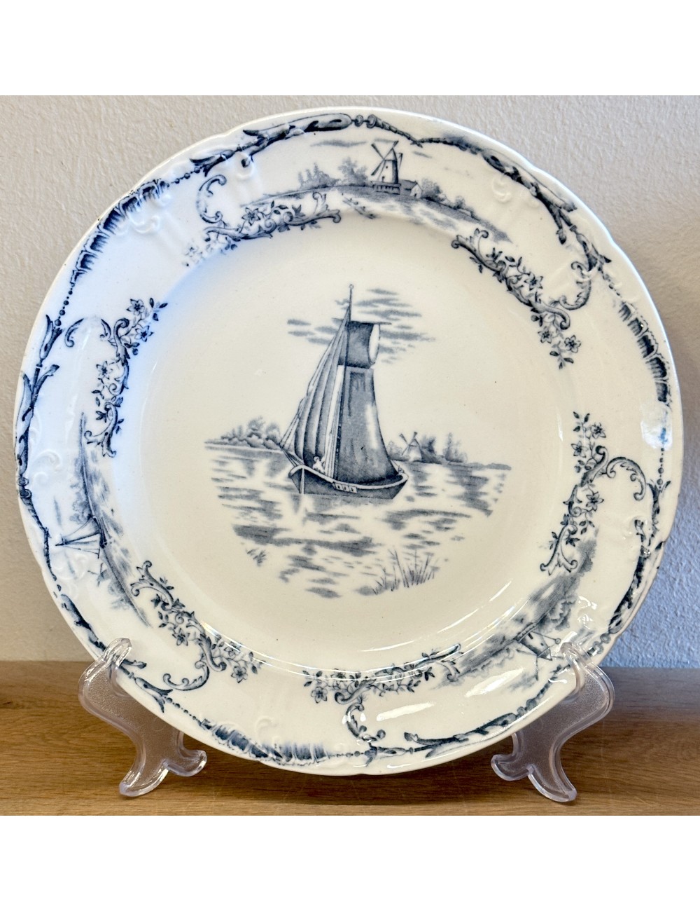 Dinner plate / Dinner plate - Winkle (England) - décor DELPH executed in blue