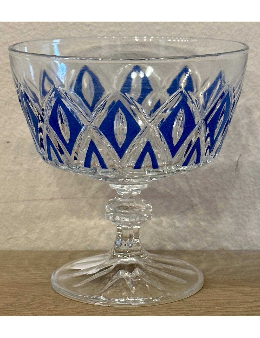 Ice coupe / Plate - VMC Reims (Verreries Mécanques Champenoises) - in blue executed glass