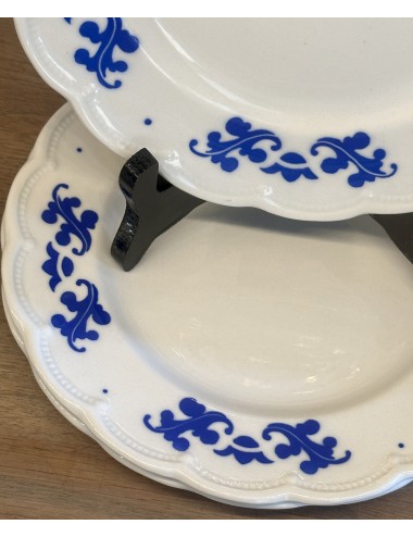Breakfast plate / Dessert plate - Boch - shape FESTIVAL - décor CORONATION blue (EIKENBLAD) 