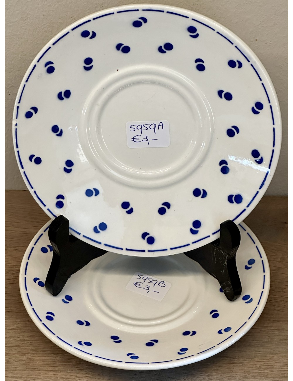 Saucer / Dish - Boch - décor of blue, overlapping, dots/dots