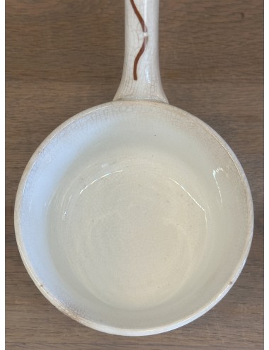 Soup spoon / Sleef - unmarked (maybe Boch) - version in white/cream with aearo decor