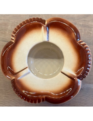 Tea light - unmarked (Germany?) - executed in spritz decor with shades of brown - Art Deco