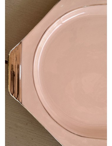 Cakeschaal met 6 gebaksbordjes - Boch - vorm BRUXELLES - uitgevoerd in pastelroze/pâte-roze