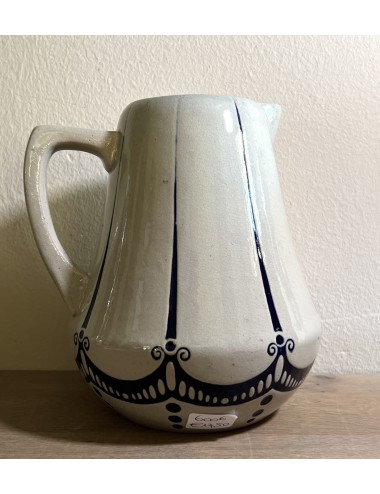 Jug / Water jug - in grès - unmarked - executed in dark blue on gray with Art Nouveau figures