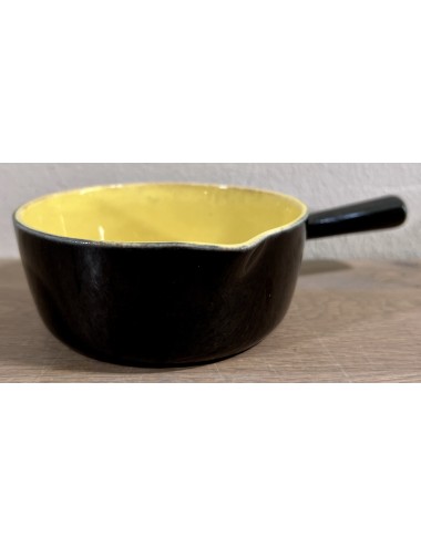 Bowl - with stem/handle - Villeroy & Boch - décor executed in black with yellow