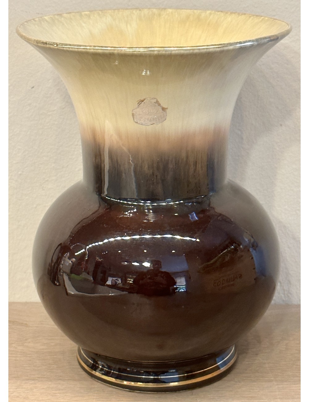Vaas - BAY Keramik (Duitsland) - gemerkt met Germany 203.20 - uitgevoerd in tinten donker- en lichtbruin