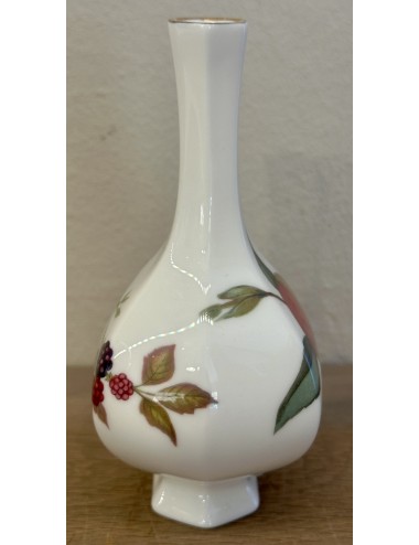 Vase - smaller model - Royal Worcester - décor ARDEN of blackberries and a peach