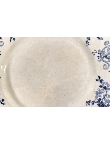 Plate - large round model - Longwy - jeans blue rim with a décor of flowers and garlands