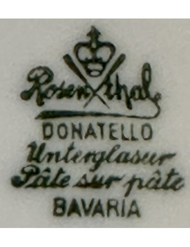 Kop en schotel - toelopend model - Rosenthal Bavaria - model DONATELLO - décor BLAUWE KERS / BLAUE KIRSCHE