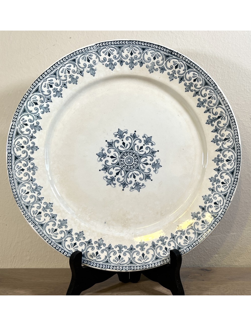 Dinner plate - FT Badonviller - décor ORIENTAL(?) executed in blue