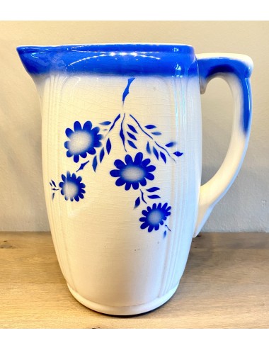 Lampetkan / Wasserkanne - Steingutfabrik Colditz - spuitdécor van helderblauwe bloemen