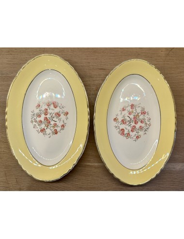 Sour dish / Ravier - Moulin des Loups Orchies - décor ROSE-MONDE with roses and pastel yellow rim