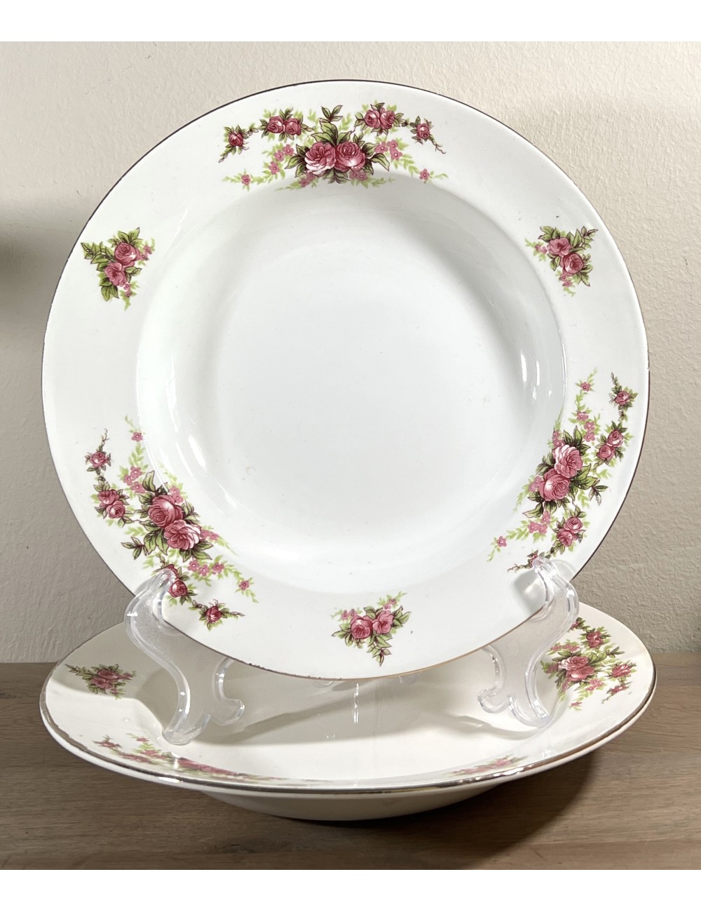 Deep plate / Soup plate / Pasta plate - Boch - décor D.448, DOUBLE rose with gold edge