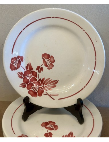 Breakfast plate / Dessert plate - Moulin des Loups Hamage - décor EDMOND executed in red