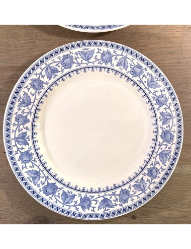 Plate / Bowl - larger flat round model - Sarreguémines - décor SYRA executed in blue